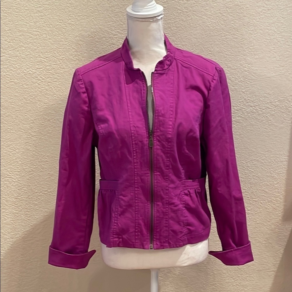 Purple Bomber Jacket with Fitted Silhouette and Zipper Closure